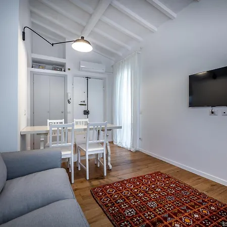 Jcl First In The Hearth Of Apartment
